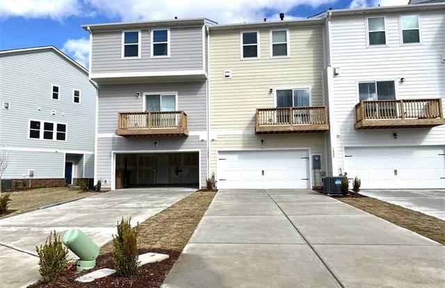 1022 Salt Glaze Lane Gallery 4