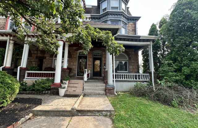 100 Windsor Street Gallery 3