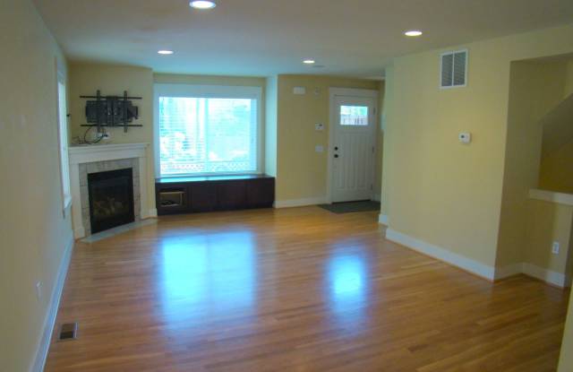 5227 Russell Ave NW - B Gallery 3