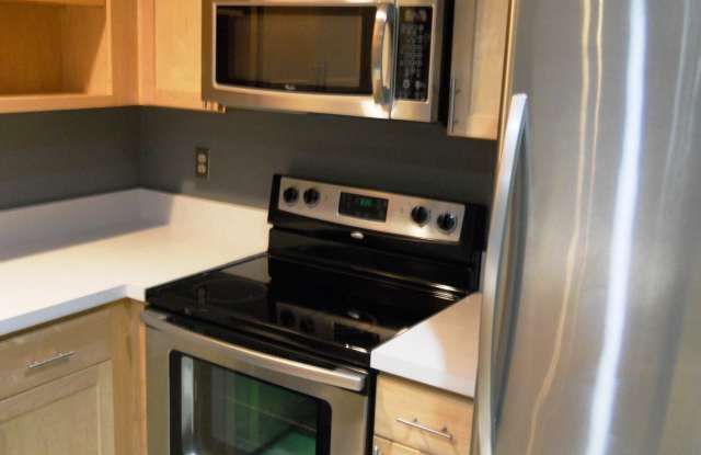 1000 Bellevue Pl E #2 Gallery 4
