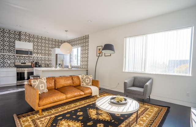 2 Bedroom 2.5 Bath With View In Desirable City of Emeryville, Ca.! Gallery 3