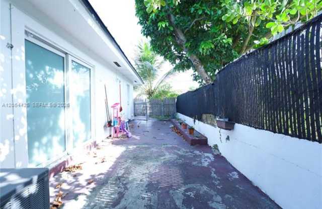 1025 SW 12th St # 1025, Miami, FL 33129 Gallery 4