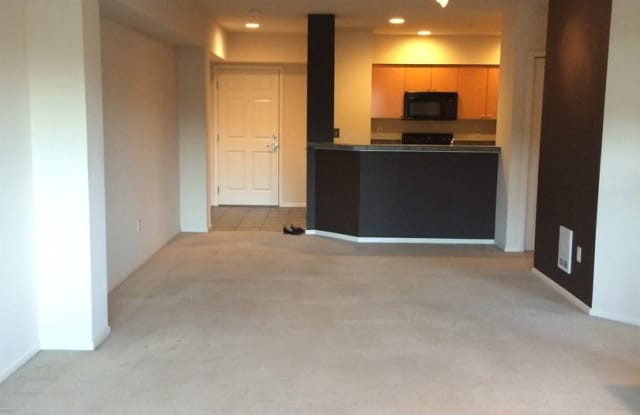 18 DRAVUS STREET #305 - 18 Dravus Street, Seattle, WA 98109