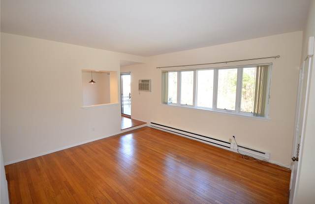 1254 Port Washington Boulevard Gallery 2
