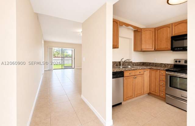 6585 Somerset Dr Gallery 3