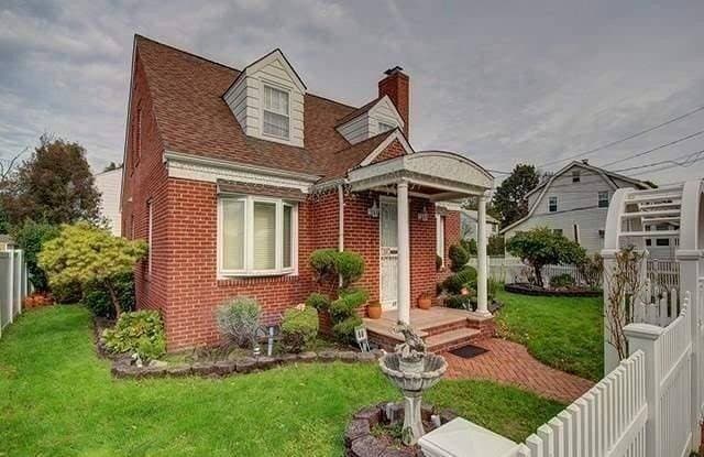 60 NOTRE DAME AVE - 60 Notre Dame Avenue, Hicksville, NY 11801