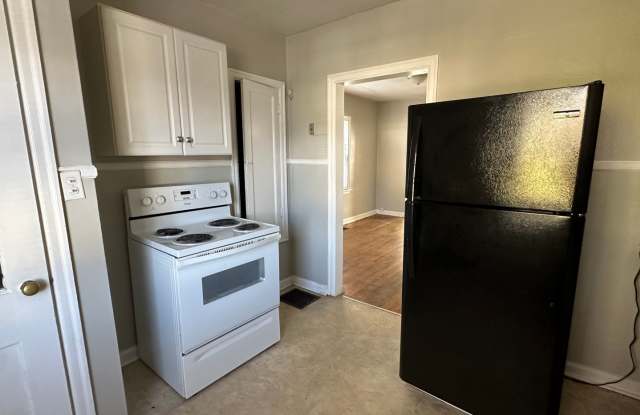 In-Unit Washer and Dryer Hookups Gallery 4