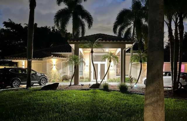 6110 Falconsgate Ave - 6110 Falconsgate Avenue, Davie, FL 33331