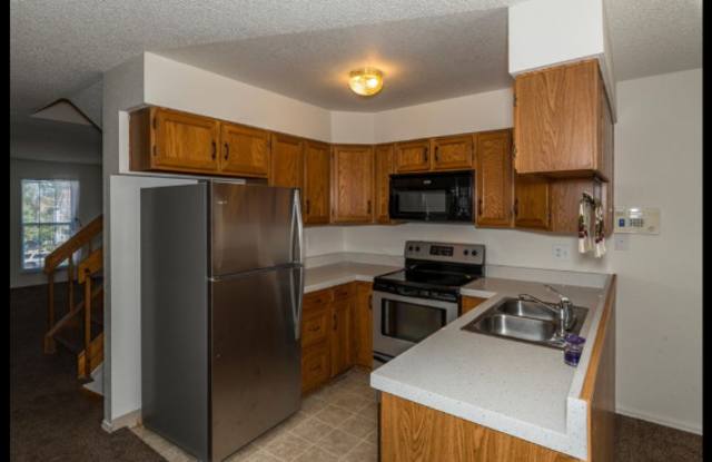 950 s paris ct - 950 South Paris Court, Aurora, CO 80012