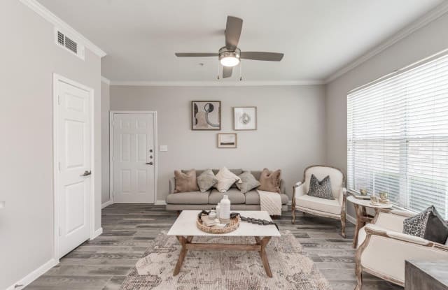 Mirabella Apartment Homes Gallery 2
