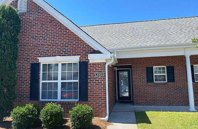 Nice Townhome, Great Location photos photos