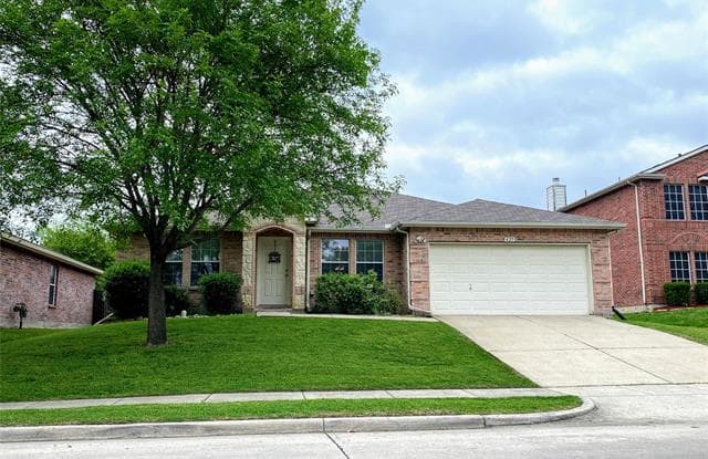 425 Longshore Drive - 425 Longshore Drive, Little Elm, TX 75068