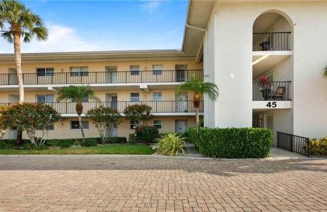 45 High Point - 45 High Point Circle East, Collier County, FL 34103