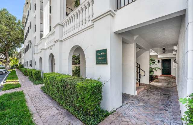 1212 SE 2ND Court Gallery 3