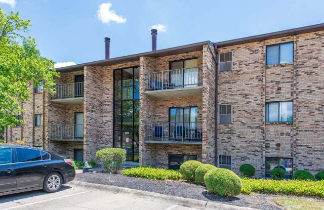 2 Bedroom Condo Available - 7241 Creekview Drive, Taylor Creek, OH 45247