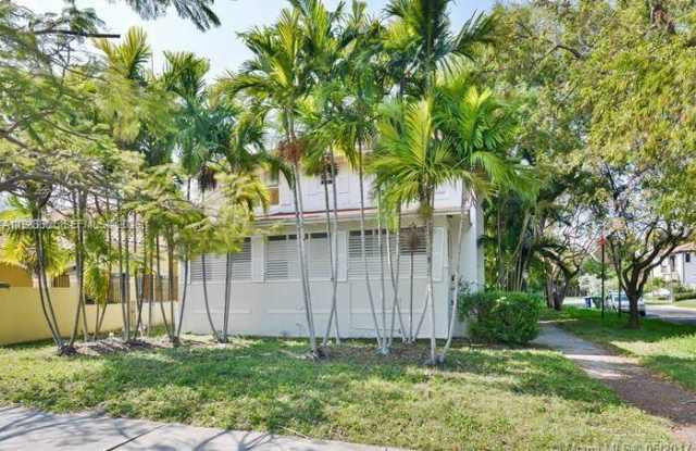 2000 S Miami Ave photos photos