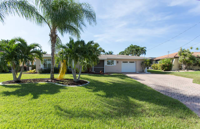 118 Southwest 52nd Street - 118 Southwest 52nd Street, Cape Coral, FL 33914