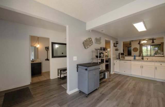 4985 E Butler Ave Apt 131 Gallery 4