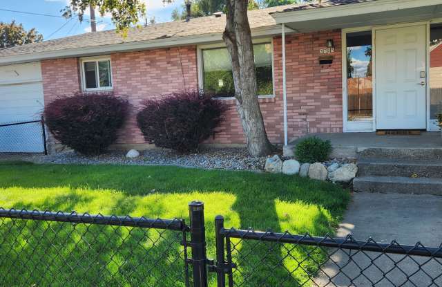 3705 North Lidgerwood Street photos photos