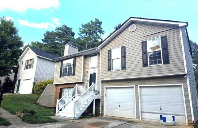828 Tradd Court Gallery 1