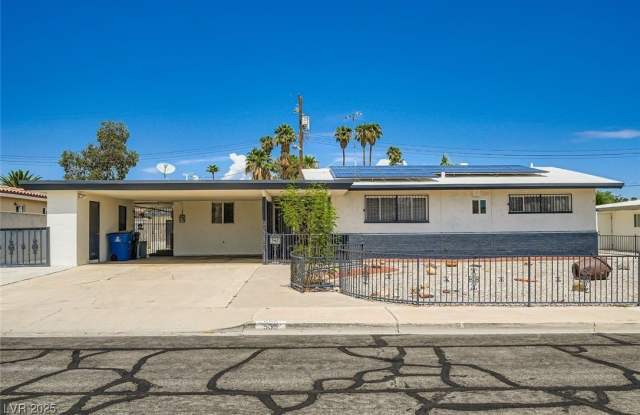555 Canosa Avenue - 555 Canosa Avenue, Las Vegas, NV 89104