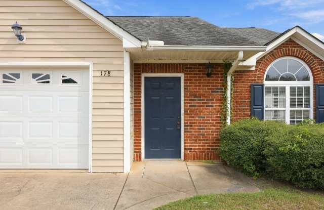 One Story 2 Bedroom 2 Bath Duplex Gallery 1