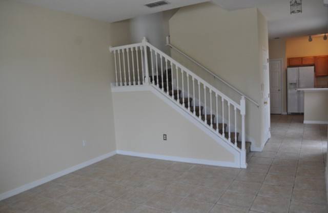 Beautiful 3-Bedroom Townhome in the Heart of Avalon Park Gallery 4