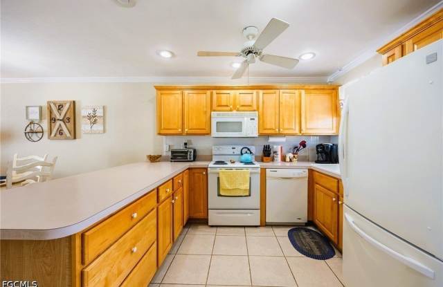 6777 Winkler Road Gallery 4