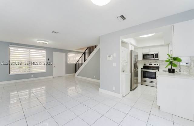 2570 Coral Springs Dr Gallery 3