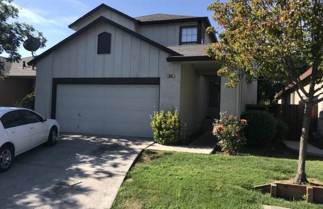 Beautiful 4 Bedroom 3 Bathroom Brentwood Home Gallery 1