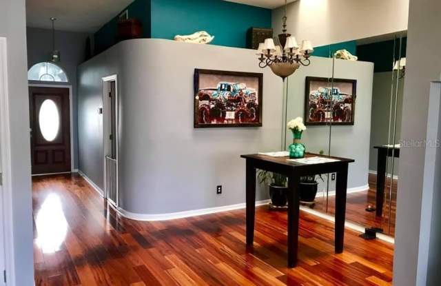 13418 SUNVALE PLACE Gallery 4
