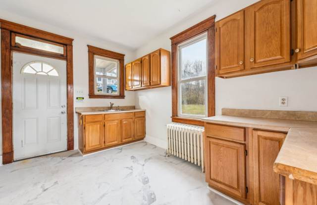 Unbeatable 3 bedroom home in Greensburg available April 1! photos photos