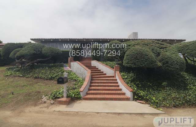 3 Bed, 2.5 Bath Corner Lot Home Near the Beach photos photos