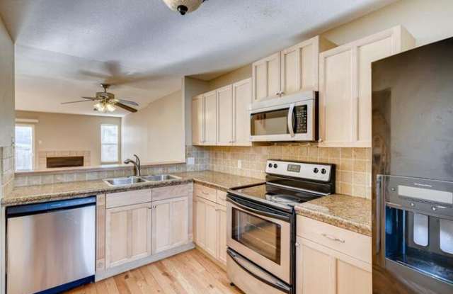 10577 West Maplewood Drive Gallery 4