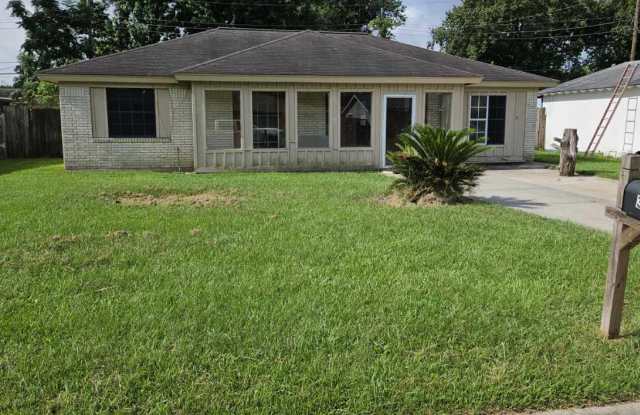 3645 Hemlock Ln - 3645 Hemlock Lane, Orange, TX 77630