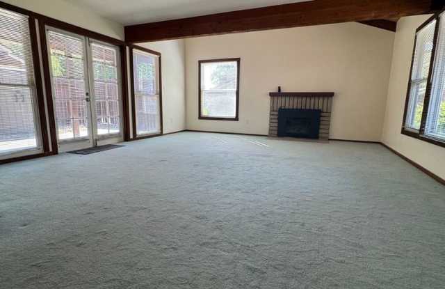 3 Bed, 2 Bath Condo in Bear Valley READY NOW! Gallery 4