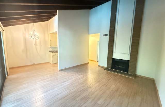 1 bed 1 bath available in the Arden area of Sacramento! photos photos