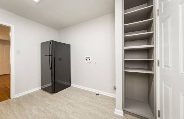 221 North Fillmore Street - 1 Gallery 3