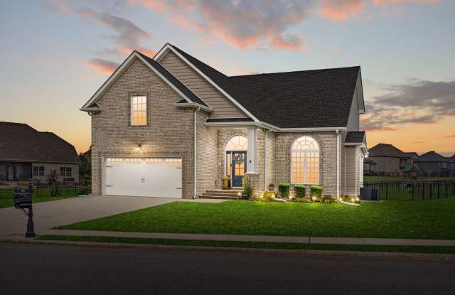 Pet Friendly Four Bedroom with Bonus! - 1172 Upland Terrace, Montgomery County, TN 37043