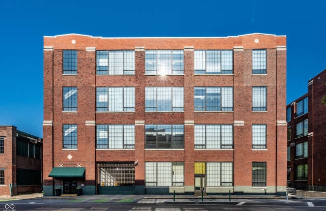 630 N College Avenue Gallery 1