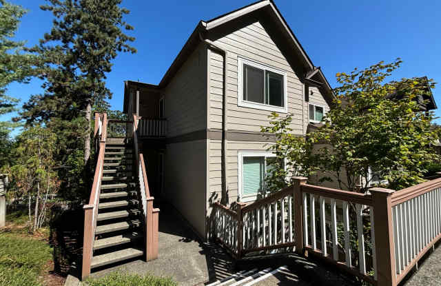 *LOWERED RENT PRICE! West Linn Condo Walkable to Shopping  Bus Lines! - 20070 Larkspur Lane, West Linn, OR 97068