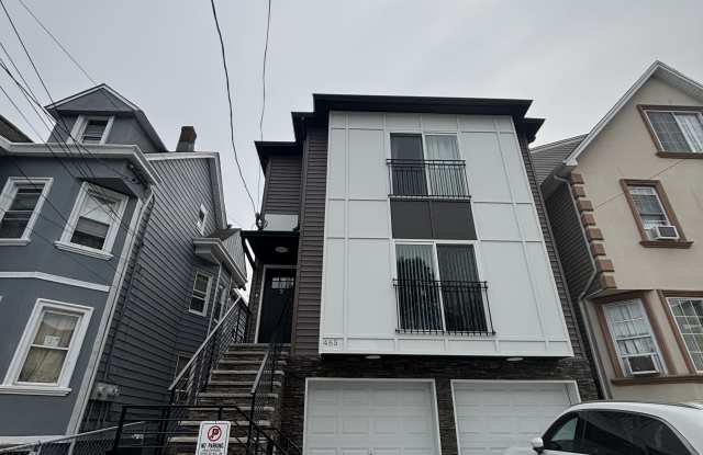 465 E 31st St photos photos