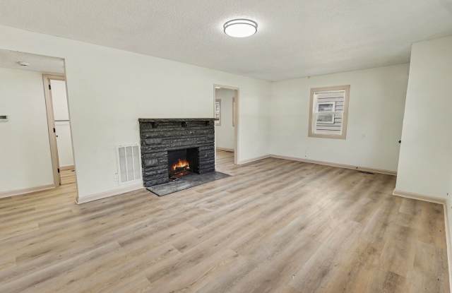 2017 20th Street North Gallery 3