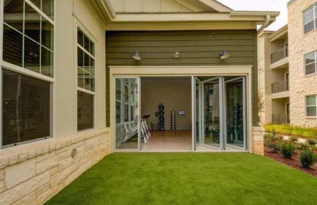 10332 S I-35 Frontage Rd Gallery 3