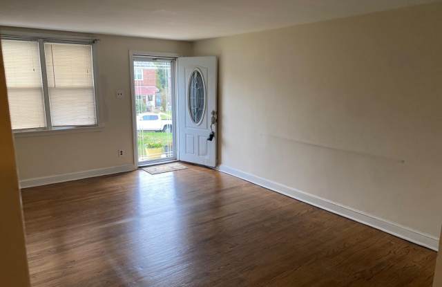5211 WESTBROOK Drive Gallery 4
