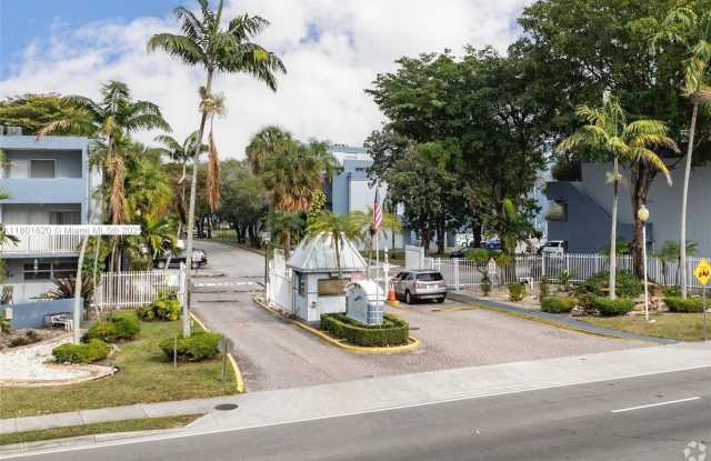 9351 Fontainebleau Blvd photos photos