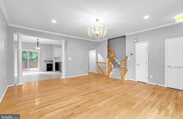 6880 RIDGE WATER Court Gallery 2