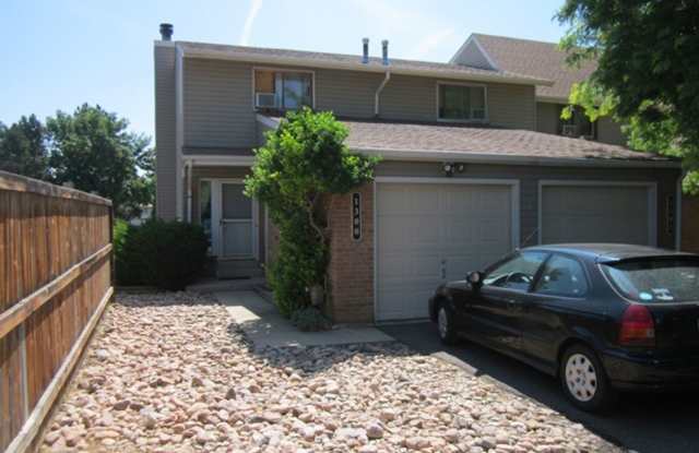 3 Bedroom, 2 Bath Townhouse with Attached Garage in Desirable Lafayette, CO! photos photos