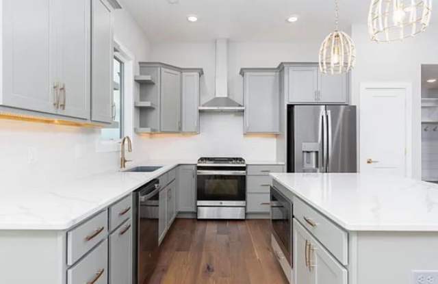 4720 Kenora Dr Gallery 4