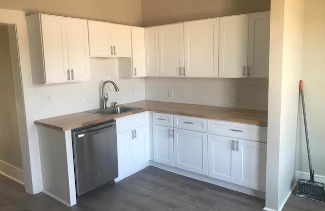 1007 W 2nd Ave photos photos